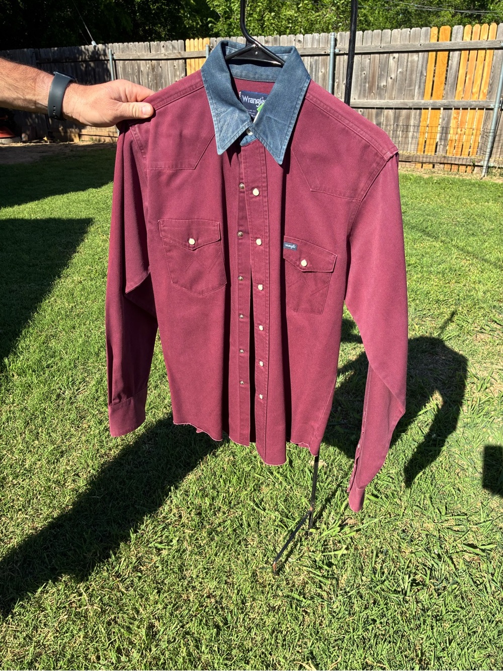 Wrangler Maroon Button-Down Shirt with Blue Collar